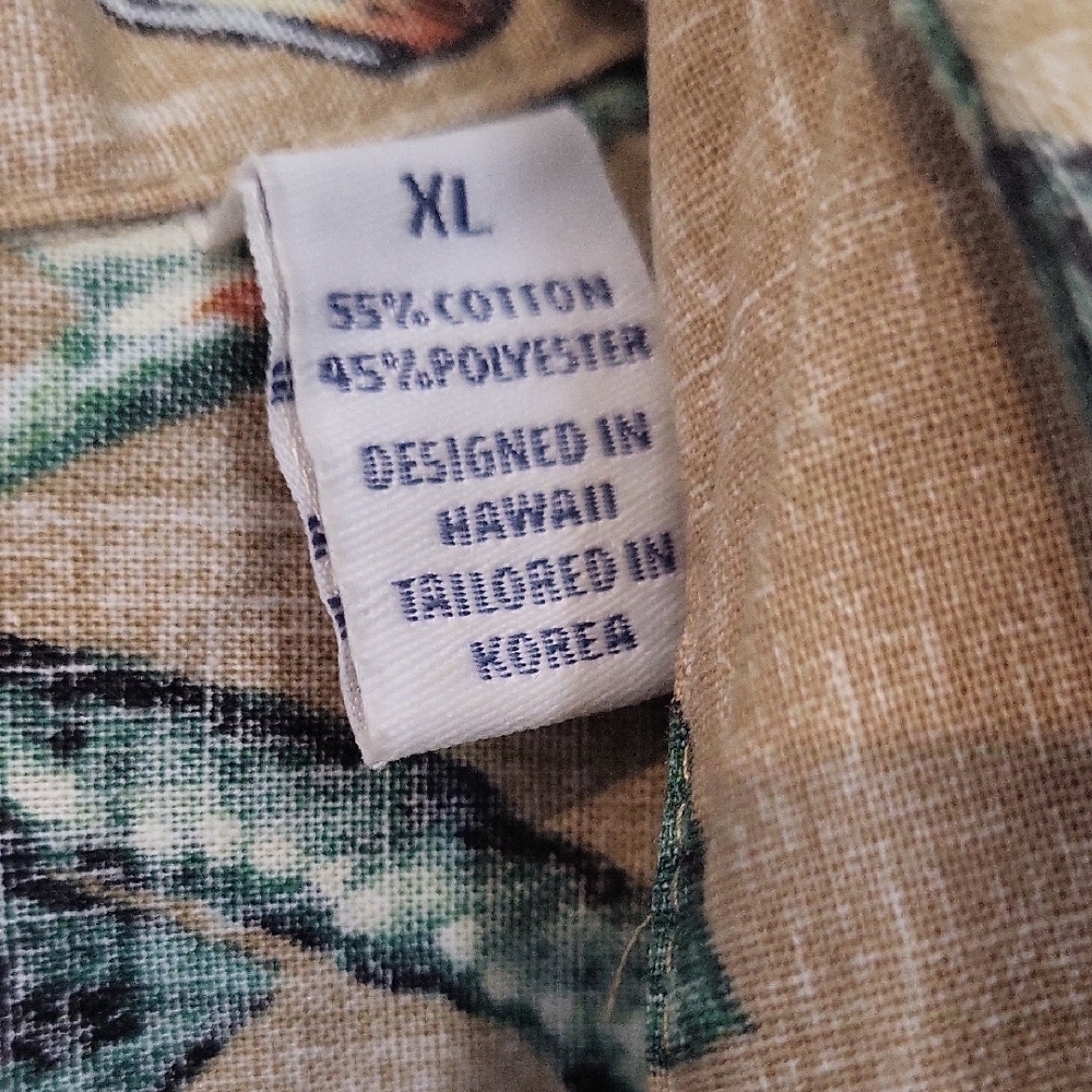 Reyn Spooner Green and Tan Casual Button Down Shirt with Tropical Print - Picture 4 of 6